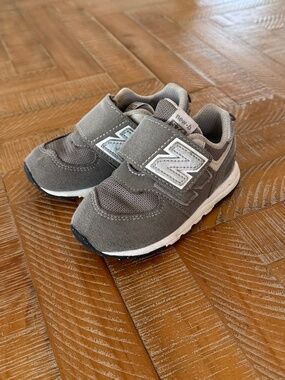 Toddler New Balance 574 size 6